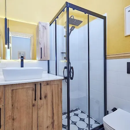 דירה Fabulous 2br 3ac 2 Min To Metro - Baysungur D4 *